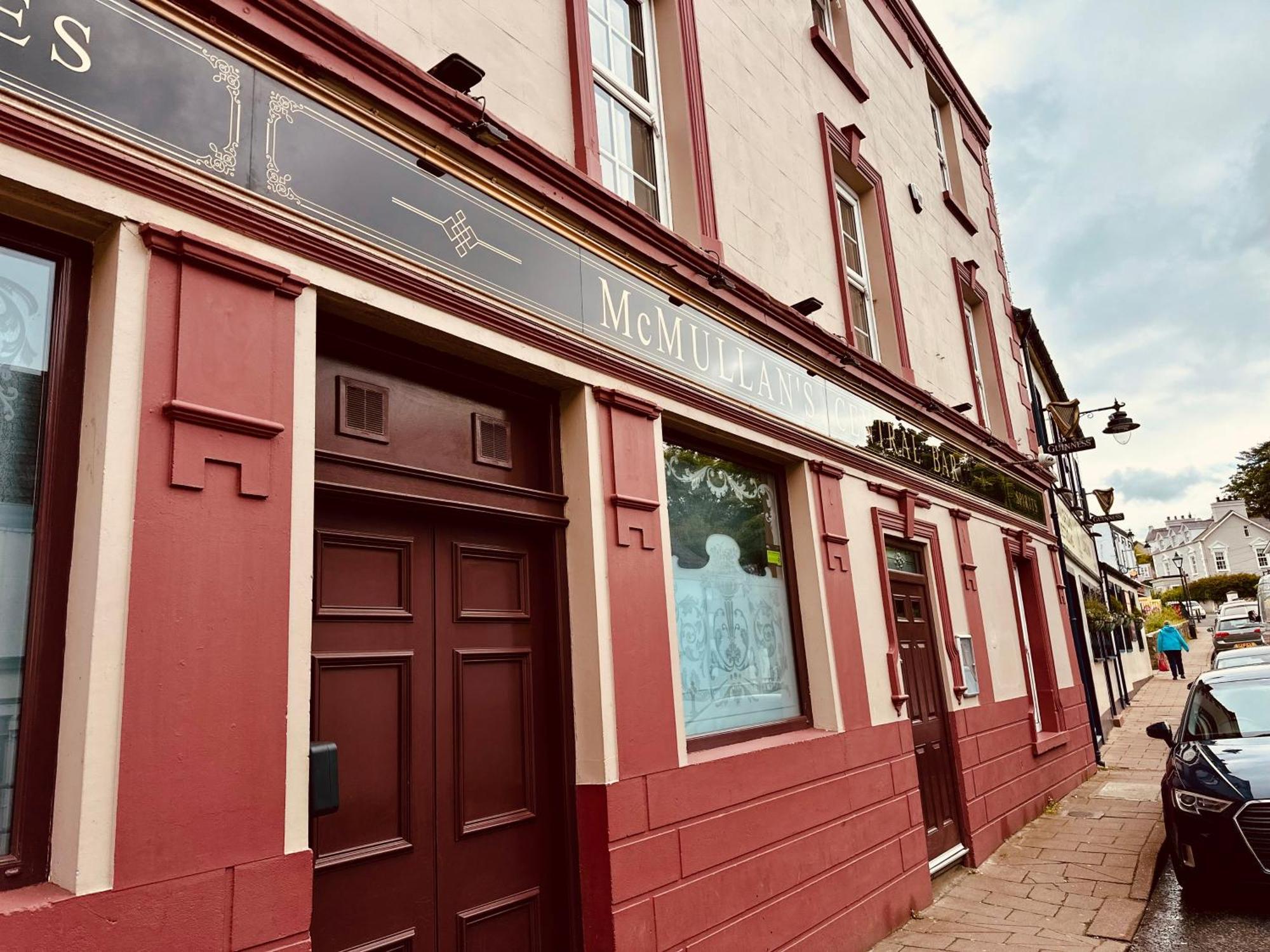 Central Bar Guesthouse Cushendall Buitenkant foto
