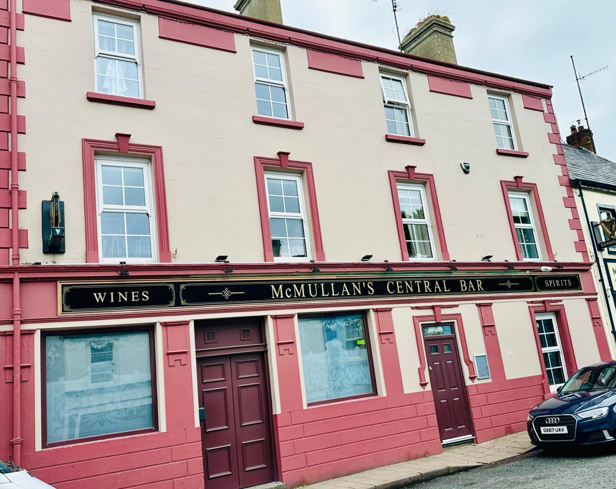 Central Bar Guesthouse Cushendall Buitenkant foto
